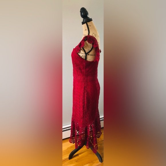 TWO SISTERS THE LABEL MAROON RED LACE MIDI DRESS - Picture 2 of 9